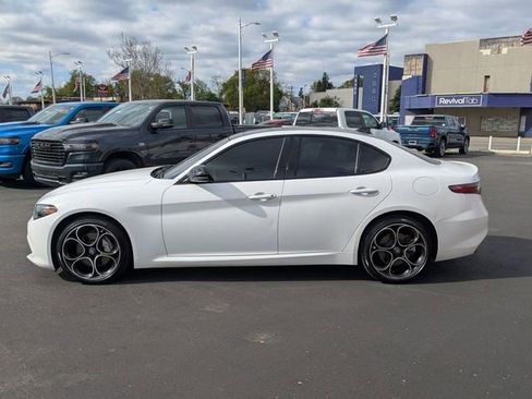Used 2025 Alfa Romeo Giulia AWD image 3