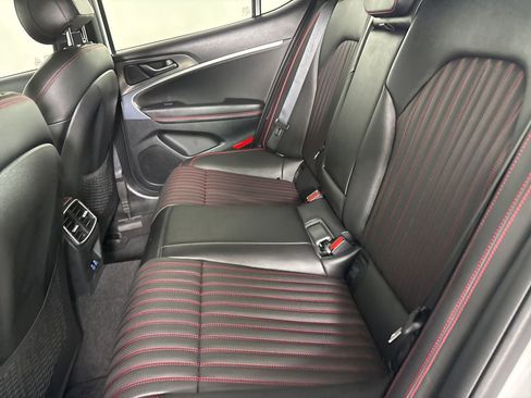 Used 2025 Genesis G70 3.3T Advanced image 25