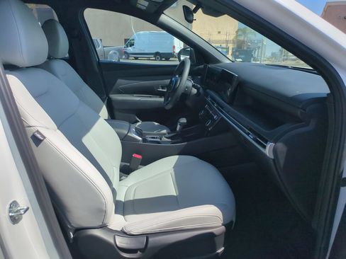 Used 2025 Hyundai Santa Cruz SEL AWD/4WD image 29