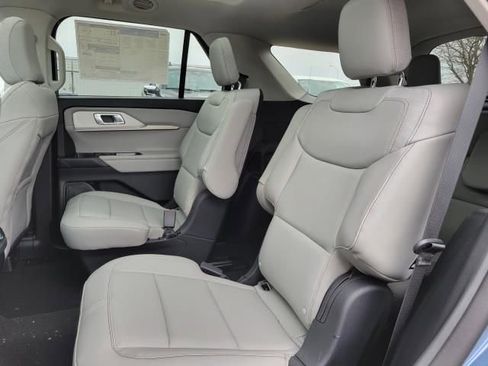 New 2025 Ford Explorer Active w/ Active Comfort Package image 35