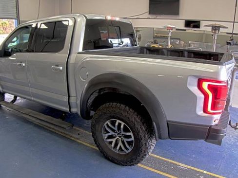 Used 2018 Ford F150 Raptor w/ Equipment Group 802A Luxury image 4