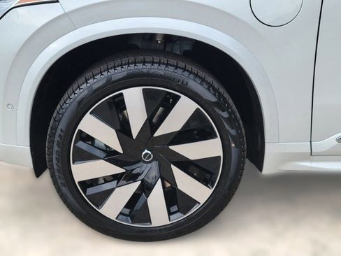 New 2024 Volvo XC90 T8 Plus w/ Protection Package Premier image 26