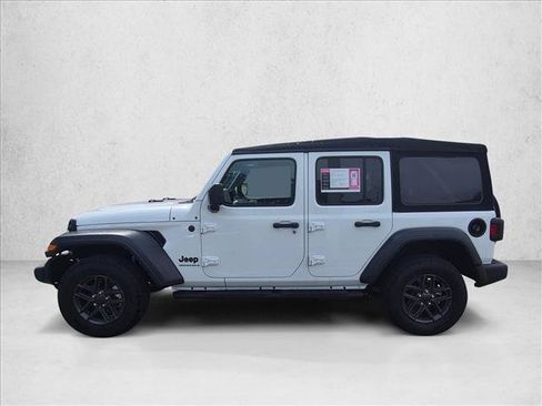 Used 2024 Jeep Wrangler Unlimited Sport AWD/4WD image 9
