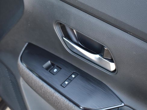 Certified 2025 Nissan Kicks SV image 39