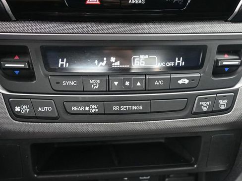 Used 2024 Honda Ridgeline Sport image 12