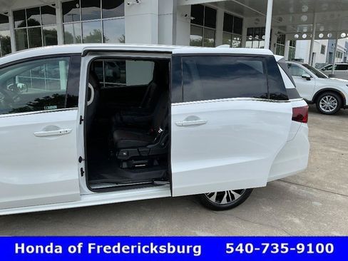 Certified 2026 Honda Odyssey Touring image 15