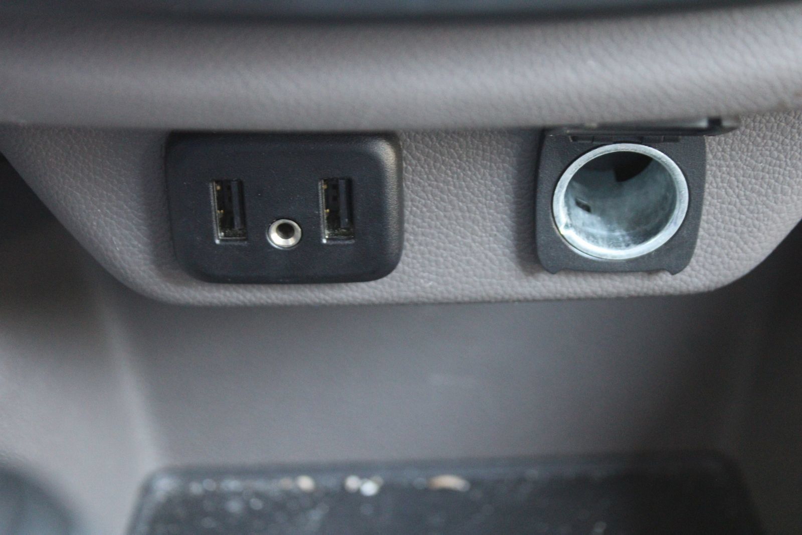 Used 2020 Chevrolet Traverse LT FWD image 41