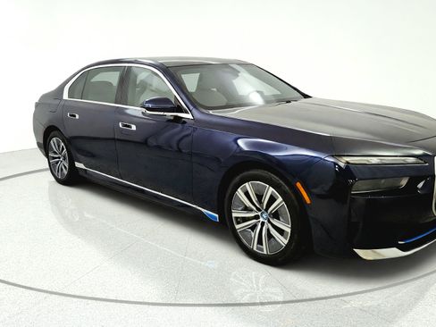 Used 2023 BMW i7 xDrive60 w/ Executive Package 2 AWD/4WD image 1