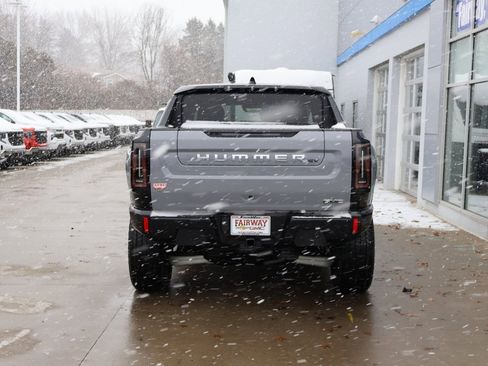New 2025 GMC Hummer EV 2X image 9