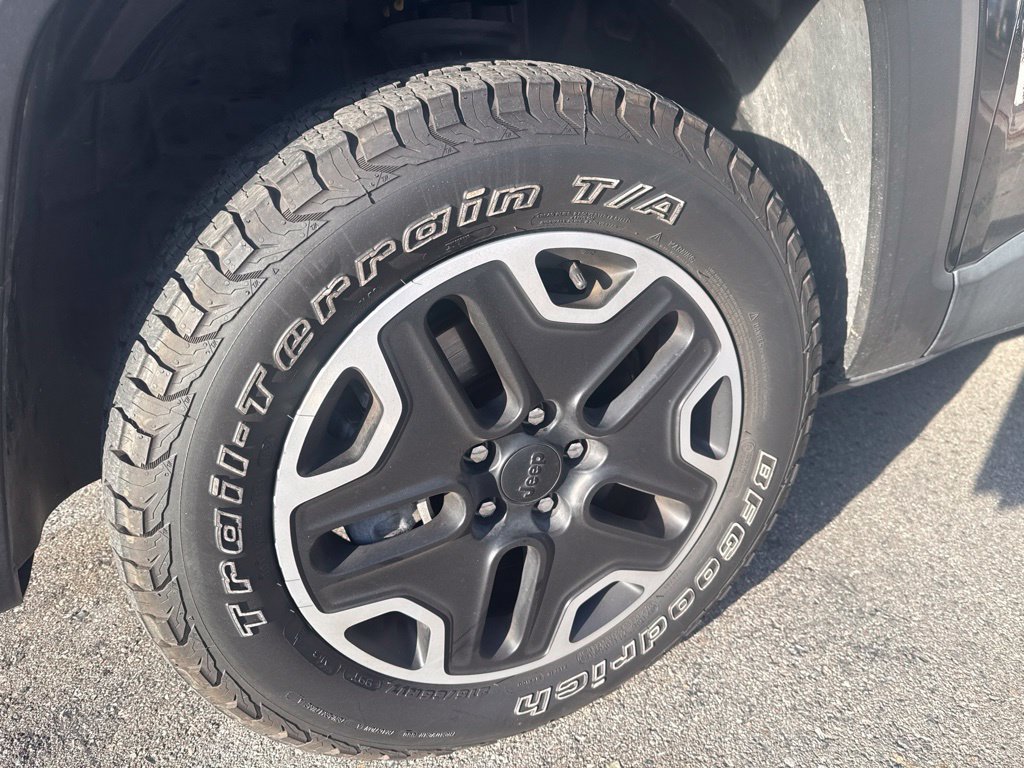 Used 2016 Jeep Renegade Trailhawk AWD/4WD image 5