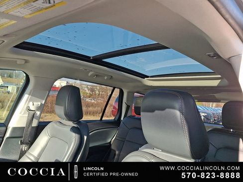Certified 2025 Lincoln Aviator AWD image 14