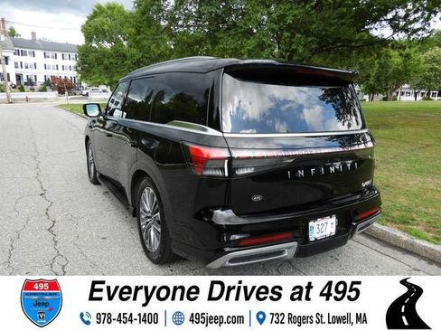 Used 2025 INFINITI QX80 Luxe AWD/4WD image 3