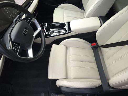 Used 2025 Audi Q6 e-tron Premium Plus image 12