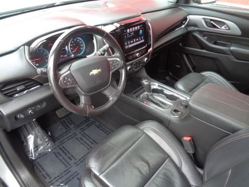 Used 2018 Chevrolet Traverse LT AWD/4WD image 2