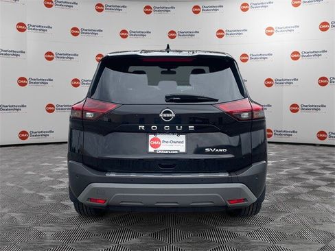 Used 2023 Nissan Rogue SV image 4