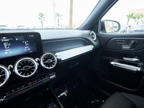 Used 2025 Mercedes-Benz GLB 250 GLB 250 w/ Exclusive Package image 58