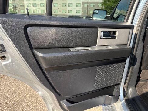 Used 2015 Ford Expedition XLT w/ Equipment Group 202A RWD image 25