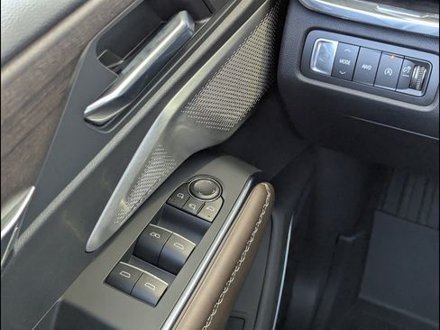 New 2026 GMC Acadia Denali Ultimate w/ LPO, Floor Liner Package AWD/4WD image 22