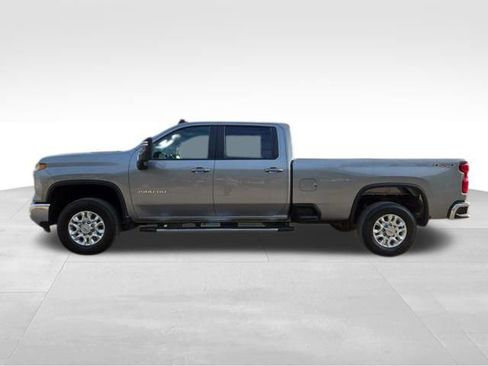 Used 2025 Chevrolet Silverado 3500 LT w/ Convenience Package image 10