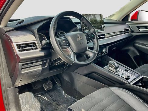 Used 2024 Mitsubishi Outlander SE Black Edition AWD/4WD image 9