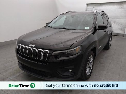 Used 2019 Jeep Cherokee Latitude Plus w/ Comfort/Convenience Group FWD image 1