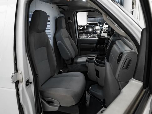 Used 2014 Ford E-350 and Econoline 350 Super Duty w/ Power Group image 29