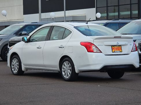 Used 2017 Nissan Versa SV image 6