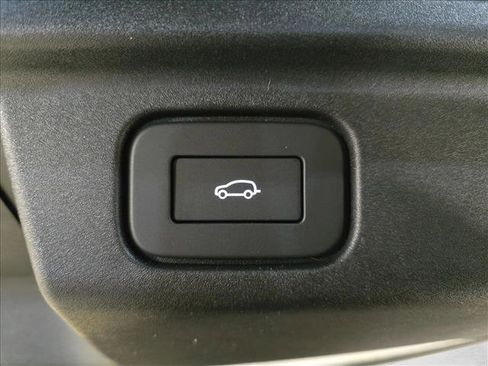 New 2026 Land Rover Range Rover SE image 14