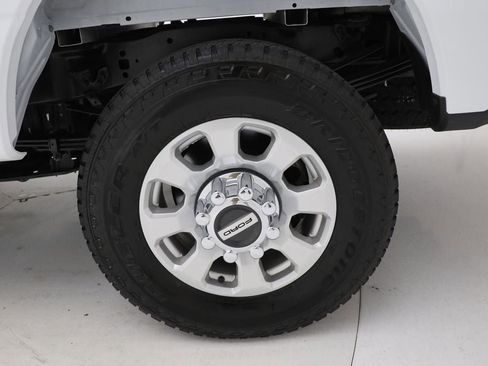 Used 2023 Ford F350 XLT w/ FX4 Off-Road Package AWD/4WD image 8