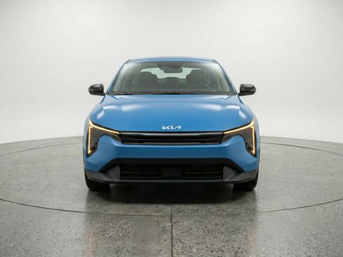 Used 2025 Kia K4 LXS image 2