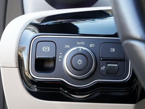 Used 2021 Mercedes-Benz A 220 w/ Premium Package image 28