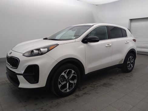 Used 2020 Kia Sportage LX w/ LX Popular Package FWD image 2
