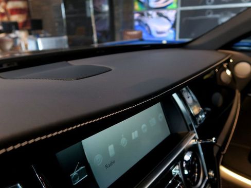 Used 2016 Rolls-Royce Dawn image 20