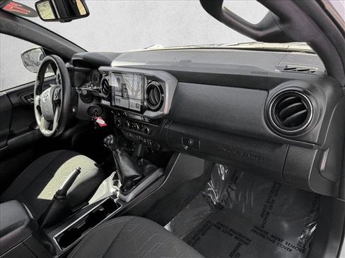 Used 2017 Toyota Tacoma TRD Sport w/ Premium & Technology Package image 20