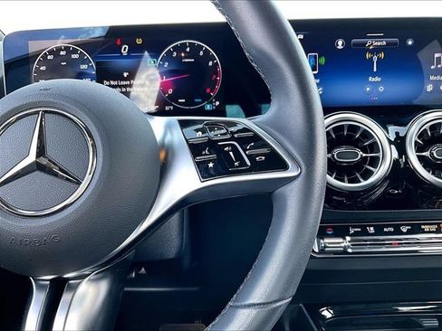 Used 2025 Mercedes-Benz GLA 250 4MATIC image 24