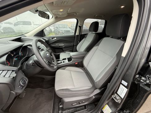Used 2017 Ford Escape SE FWD image 28