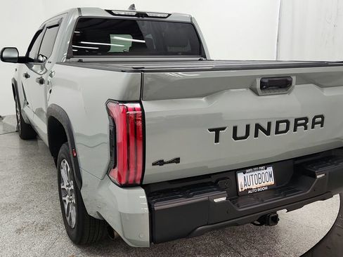 Used 2024 Toyota Tundra Limited AWD/4WD image 18