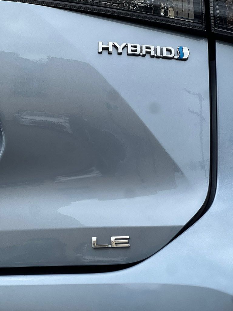 Used 2023 Toyota Highlander LE AWD/4WD image 10