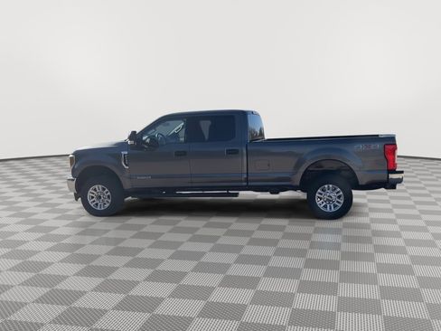 Used 2019 Ford F250 XLT w/ Camper Package image 32