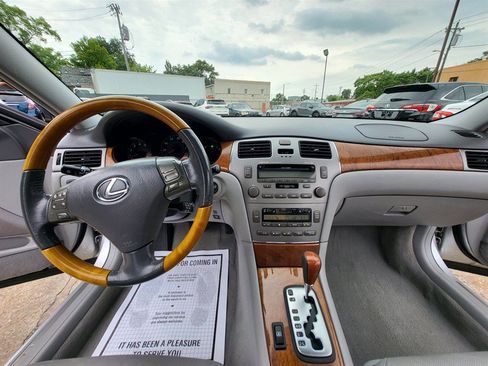 Used 2005 Lexus ES 330 FWD image 16