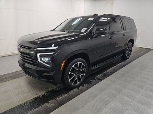 Used 2025 Chevrolet Suburban RST w/ Comfort Package image 4