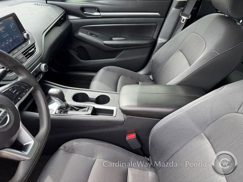 Used 2022 Nissan Altima 2.5 SV FWD image 15