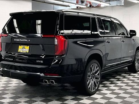 Used 2025 GMC Yukon XL Denali Ultimate AWD/4WD image 13