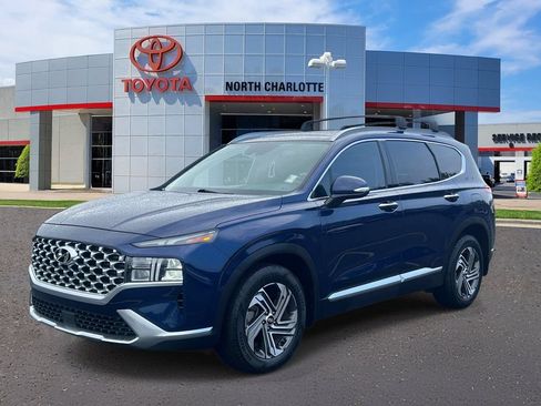 Used 2022 Hyundai Santa Fe SEL w/ Convenience + Premium Package FWD image 3