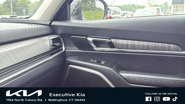 Certified 2024 Kia Telluride EX w/ EX Captain's Chair Package AWD/4WD image 19