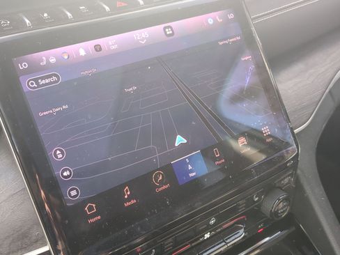 Used 2023 Jeep Grand Cherokee L Limited w/ Black Appearance Package image 13