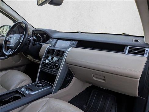 Used 2018 Land Rover Discovery Sport HSE image 23