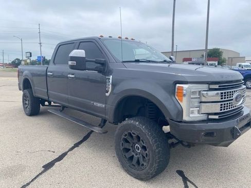 Used 2017 Ford F250 Platinum w/ FX4 Off-Road Package AWD/4WD image 4
