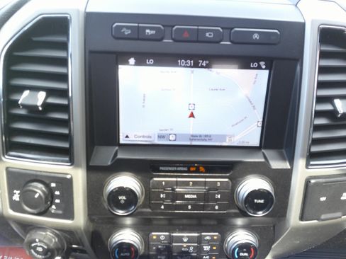 Used 2019 Ford F150 Lariat w/ Equipment Group 502A Luxury image 25