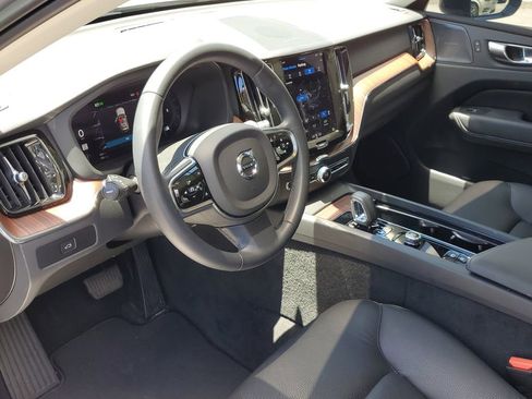 Certified 2023 Volvo XC60 B5 Plus image 18